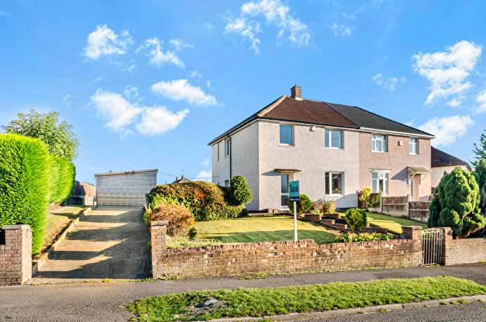 3 Bedroom Semi-Detached House For Sale In Edale Road, Chesterfield, S43