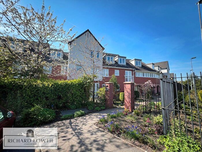 2 Bedroom Apartment For Sale In Willow Close, Poynton, SK12