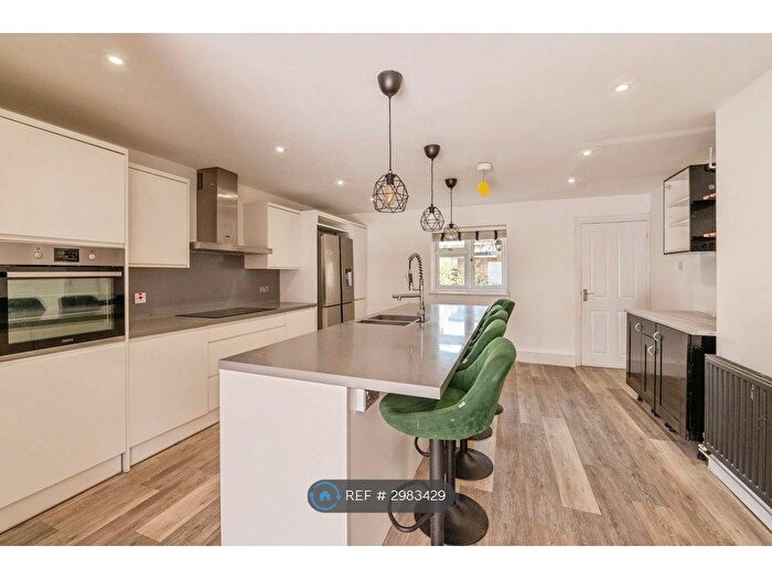 5 Bedroom Terraced House To Rent In Chittock Mead, Basildon, SS14