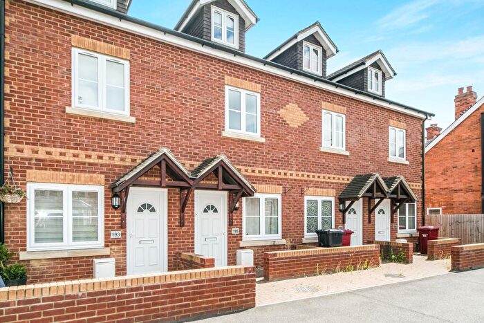 3 Bedroom Terraced House To Rent In Basingstoke Road, Reading, RG2