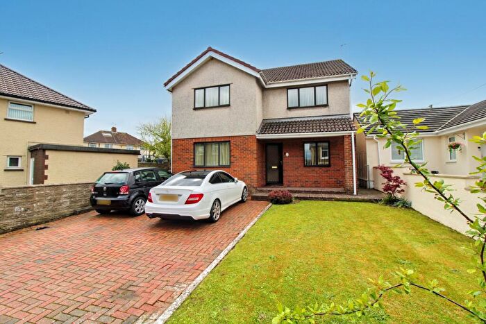 3 Bedroom Detached House For Sale In Heol Fach, North Cornelly, CF33