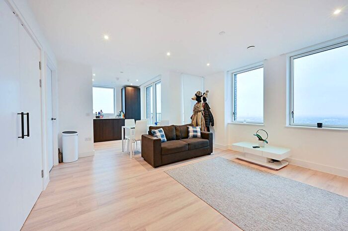 1 Bedroom Flat For Sale In Joseph Avenue, Acton, London, W3