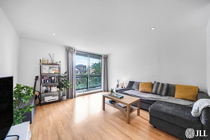 1 Bedroom Flat To Rent In Galaxy Building, Isle Of Dogs, E14
