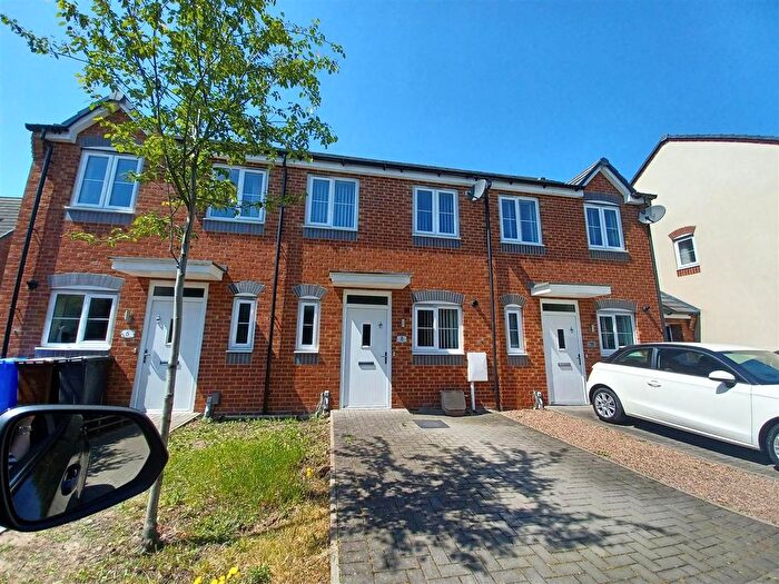 2 Bedroom Town House To Rent In Thorntree Lane, Branston, Burton-On-Trent, DE14