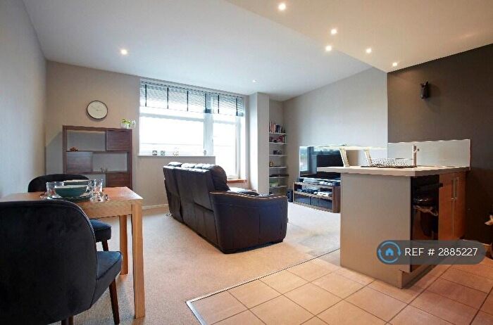 2 Bedroom Flat To Rent In East Street, Leeds, LS9