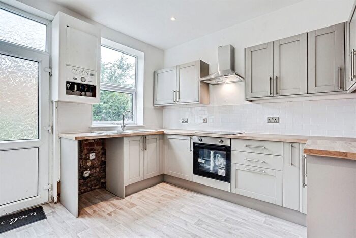 2 Bedroom Terraced House For Sale In Crab Lane, Newmillerdam, Wakefield, WF2