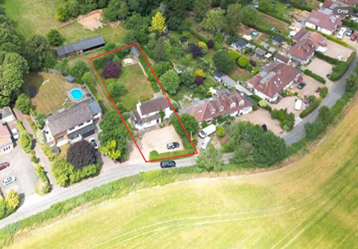 2 Bedroom Detached House For Sale In Darrs Lane, Northchurch, Berkhamsted, HP4