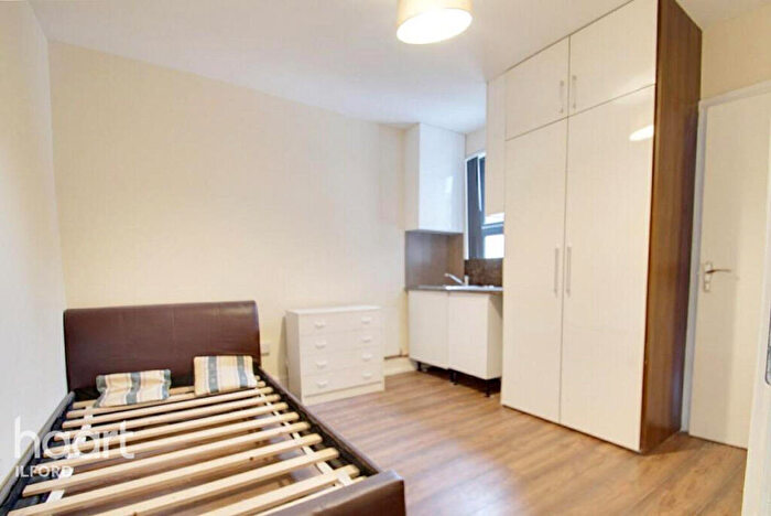 Studio To Rent In Courtland Avenue, Ilford, IG1