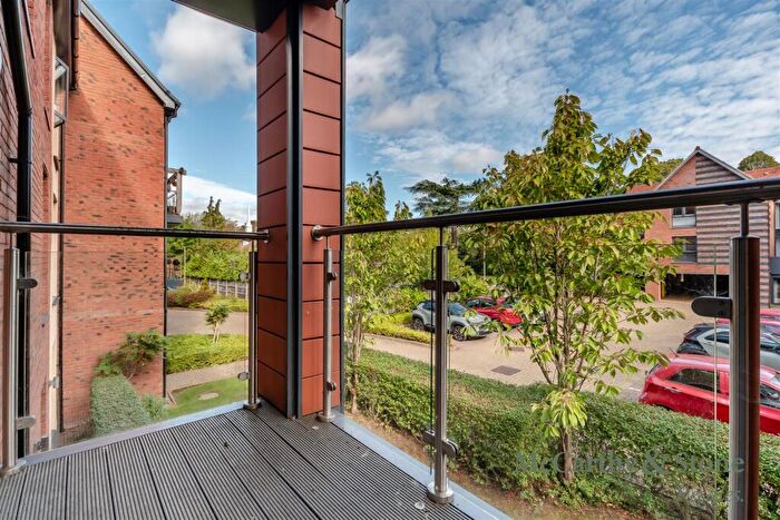 2 Bedroom Apartment For Sale In Scarlet Oak, Warwick Road, Solihull, B91