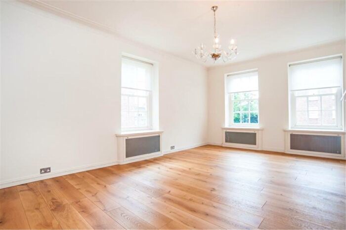 4 Bedroom Flat To Rent In Avenue Road, St John's Wood, NW8