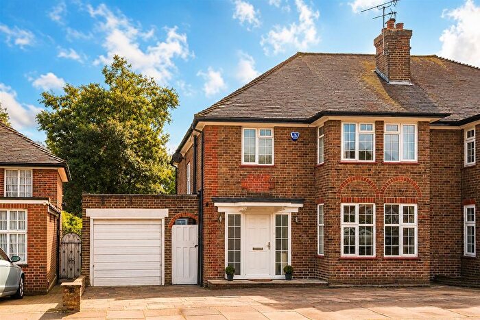 3 Bedroom Semi Detached House For Sale In Fairview Way, Edgware, Middlesex, HA8