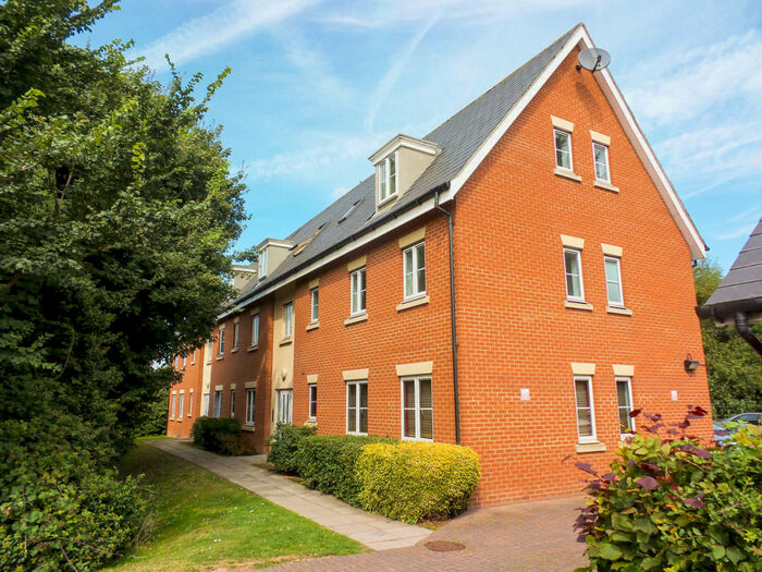 1 Bedroom Flat To Rent In Temple Way, Rayleigh, SS6