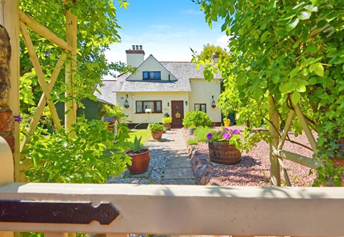 2 Bedroom Cottage For Sale In Park Street, Dunster, Minehead, TA24