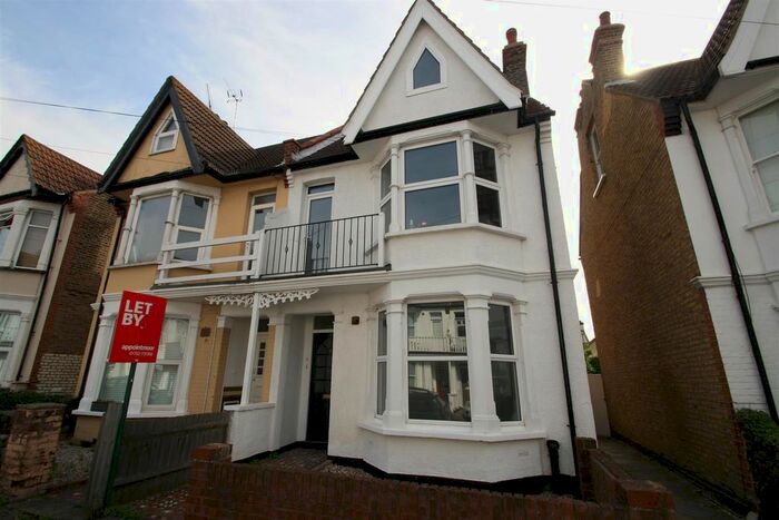 1 Bedroom Flat To Rent In Alexandra Road, Leigh-On-Sea SS9