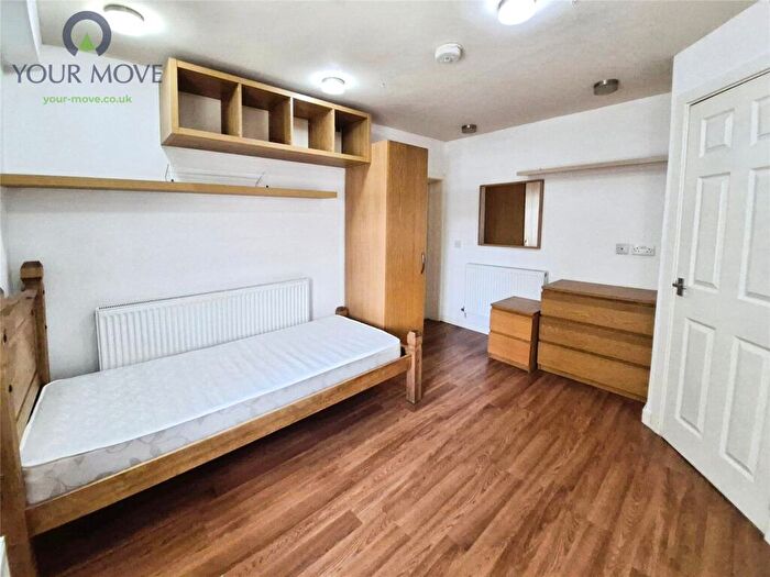 1 Bedroom Flat To Rent In Skipton Road, Keighley, West Yorkshire, BD20