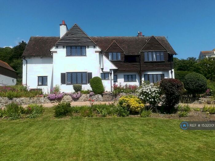 6 Bedroom Detached House To Rent In Seabrook Road, Hythe, CT21