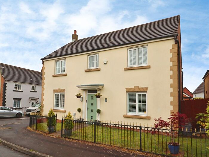 4 Bedroom Detached House For Sale In Heol Y Cwrt, North Cornelly, Bridgend, CF33