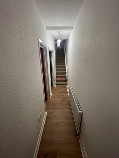 3 Bedroom Terraced House To Rent In Waltham Road, Southall, UB2