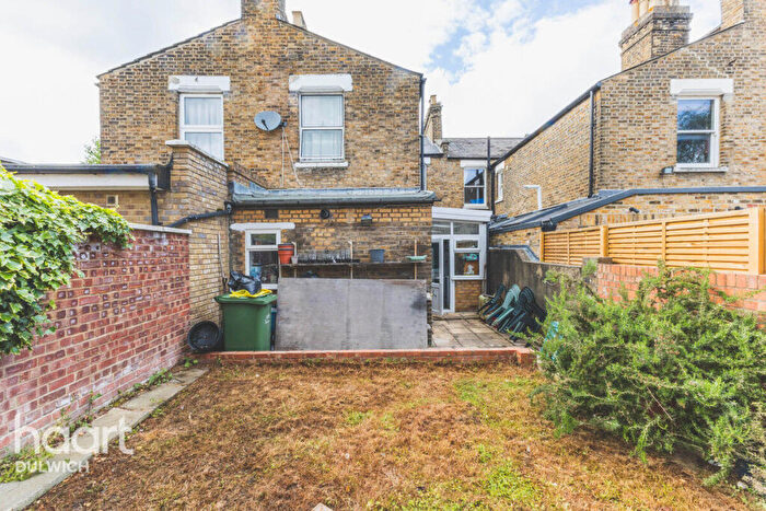 3 Bedroom Terraced House For Sale In Ivydale Road, London, SE15