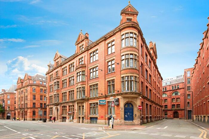 2 Bedroom Apartment To Rent In Princess Street, Manchester, M1