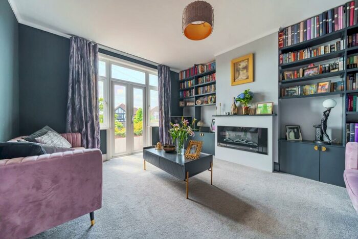 4 Bedroom Semi-Detached House To Rent In Shirley Drive Hove, BN3