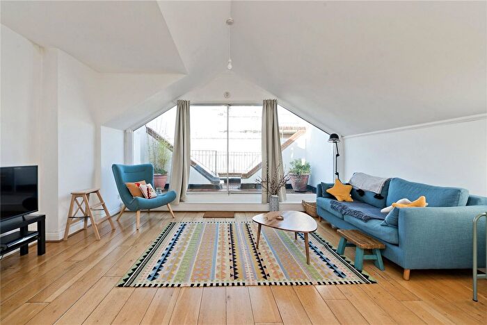 2 Bedroom Flat To Rent In Golborne Road, London, W10