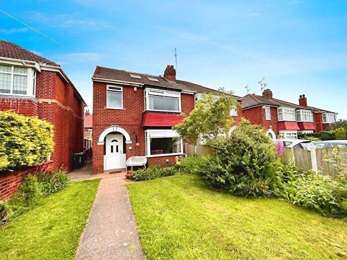 3 Bedroom Semi-Detached House To Rent In Tickhill Road, Doncaster, South Yorkshire, DN4