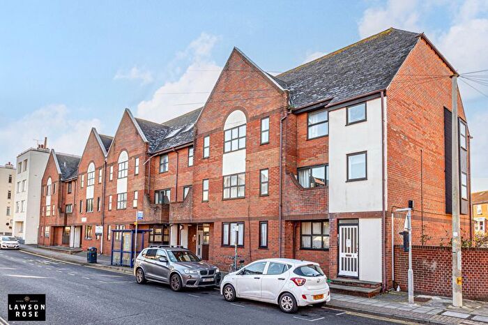 1 Bedroom Flat For Sale In Clarendon Road, Southsea, PO5