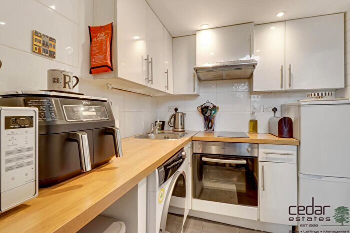 Flat To Rent In Fordwych Road, West Hampstead, NW2