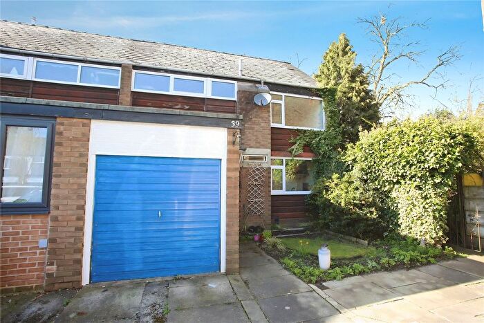 3 Bedroom End Of Terrace House For Sale In Mauldeth Close, Heaton Mersey, Stockport, SK4