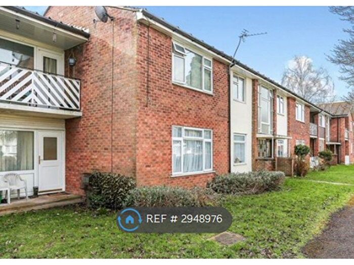 2 Bedroom Flat To Rent In Oakham Way, Solihull, B92