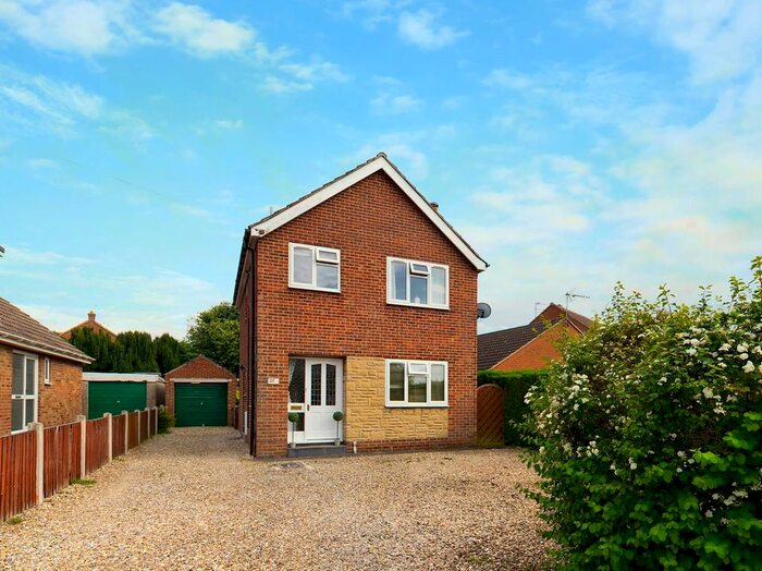 3 Bedroom Detached House For Sale In Hawling Road, Market Weighton, York, North Yorkshire, YO43