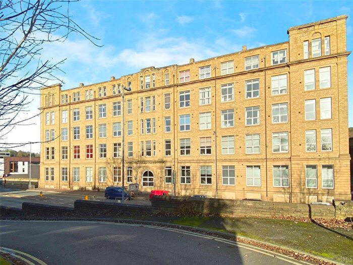 1 Bedroom Flat For Sale In Bradford Road, Dewsbury, WF13