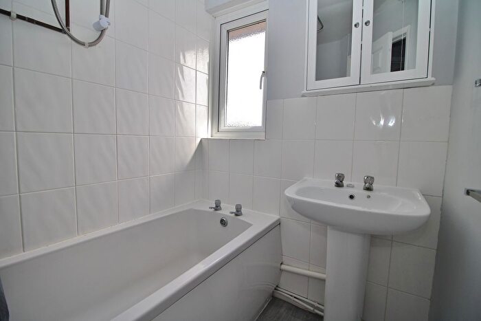 3 Bedroom Terraced House For Sale In Stroudwood Road, West Leigh, PO9
