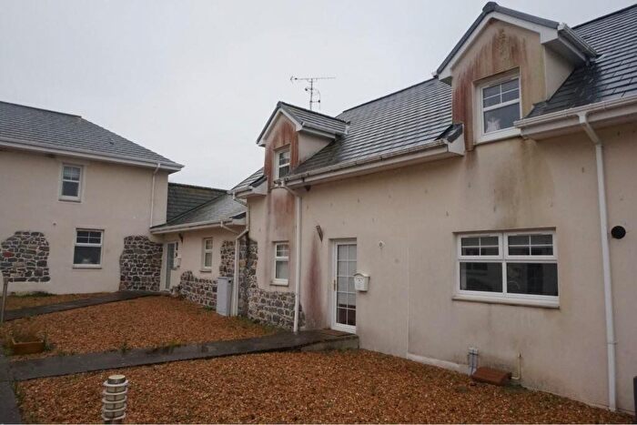 3 Bedroom Terraced House To Rent In Barlosh Court, Ochiltree, Cumnock, East Ayrshire, KA18