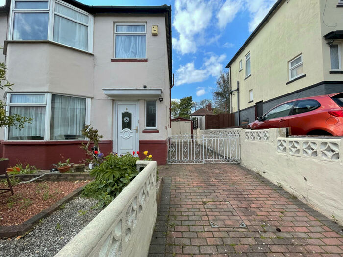 3 Bedroom Semi-Detached House To Rent In Roxholme Avenue, Leeds, West Yorkshire, LS7