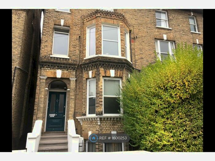 1 Bedroom Flat To Rent In Endlesham Road, London, SW12