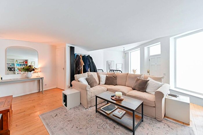 2 Bedroom Flat For Sale In Stockwell Green, Stockwell, London, SW9