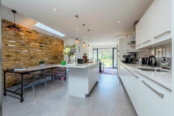 4 Bedroom Terraced House To Rent In Taybridge Road, London, SW11