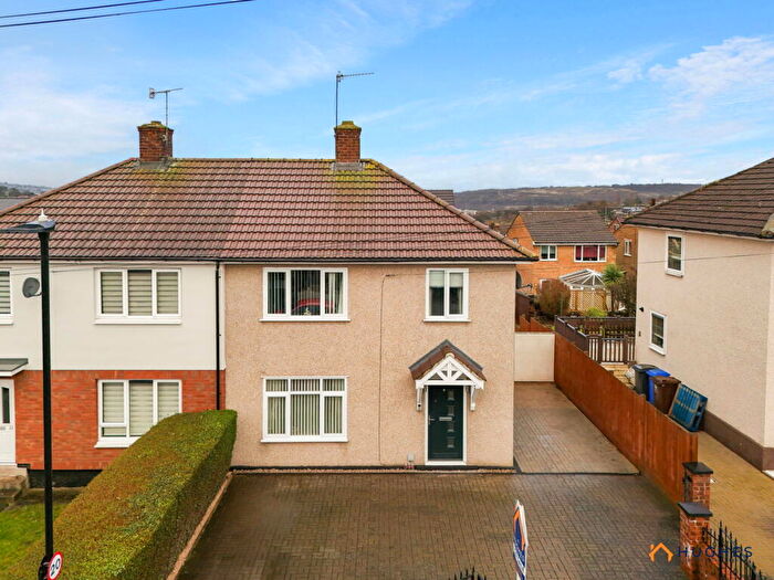 3 Bedroom Semi Detached House For Sale In Barlow Drive, Stannington, Sheffield, S6