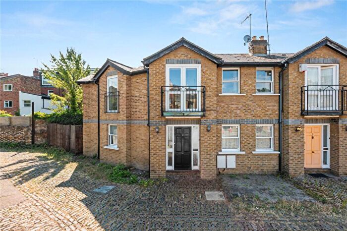 3 Bedroom End Of Terrace House For Sale In Old Stable Mews, Mountgrove Road, London, N5