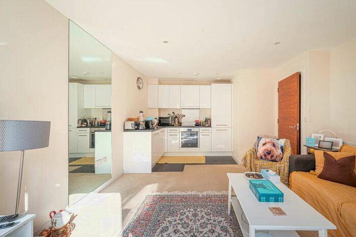 1 Bedroom Flat To Rent In Howard Road, , Stanmore, HA7