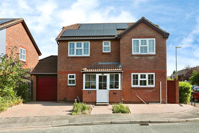 4 Bedroom Detached House For Sale In Hollybrook Gardens, Locks Heath, Southampton, Hampshire, SO31