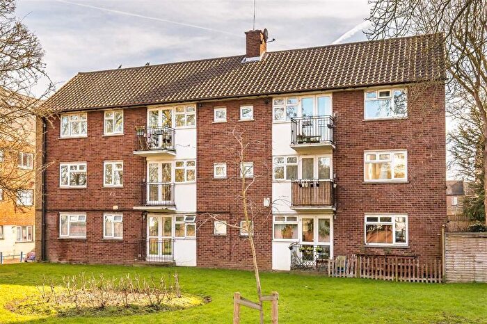 3 Bedroom Flat For Sale In Kingscroft, Clapham, SW4