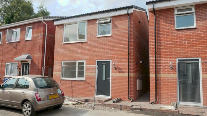 3 Bedroom Detached House To Rent In Lyndhurst Road, Stockport, SK5