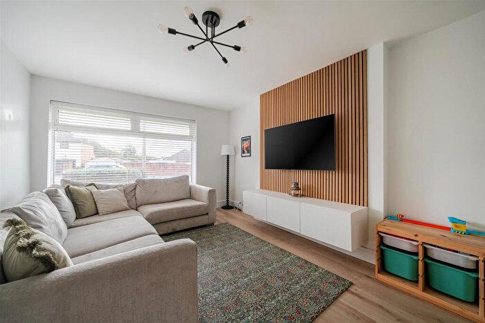 4 Bedroom Semi-Detached House For Sale In Petherton Road, Hengrove, BS14