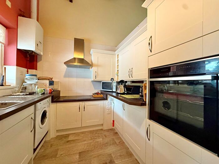 2 Bedroom Terraced Bungalow For Sale In Ferndale, Hedge End, Southampton, SO30