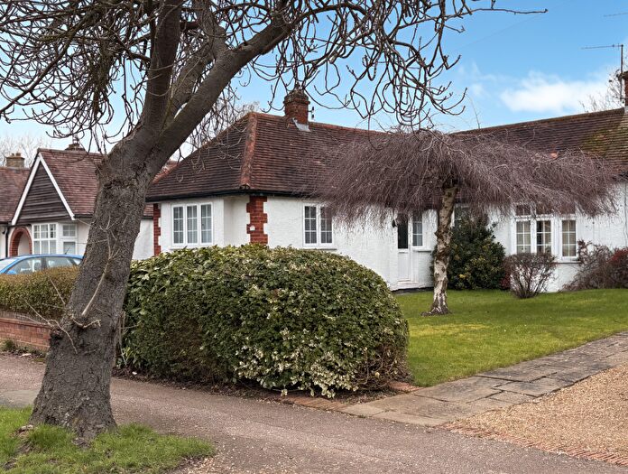 3 Bedroom Semi-Detached Bungalow For Sale In Redhoods Way West, Letchworth Garden City, SG6