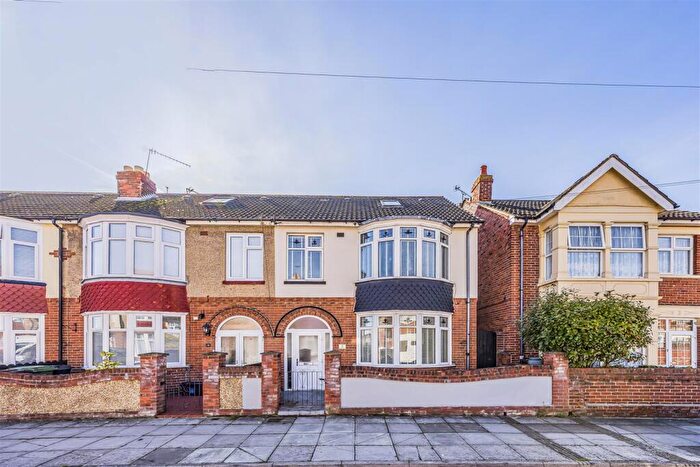 4 Bedroom End Of Terrace House For Sale In Wesley Grove, Portsmouth, PO3
