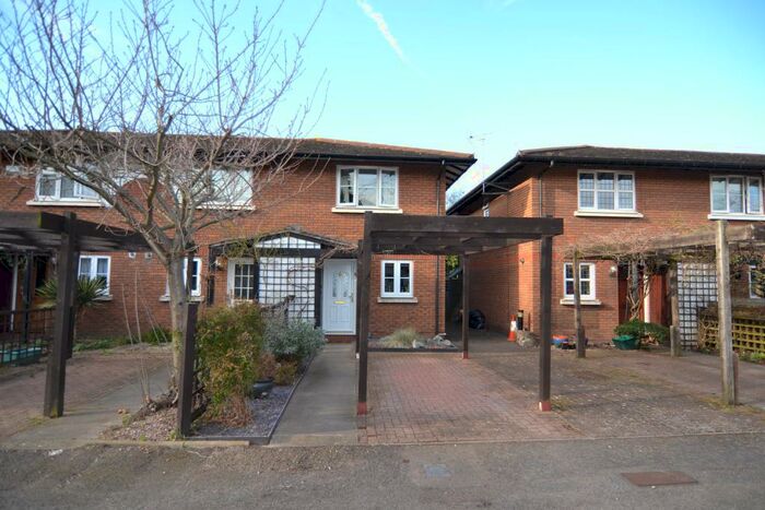 2 Bedroom End Of Terrace House To Rent In Kingsworthy Close, Kingston Upon Thames, Surrey, KT1